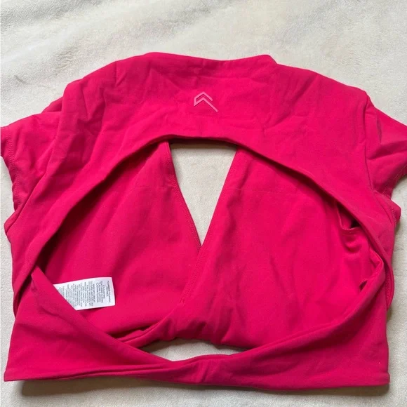 Oner Active UNIFIED TWIST FRONT SHORT SLEEVE CROP TOP - Picture 4 of 5